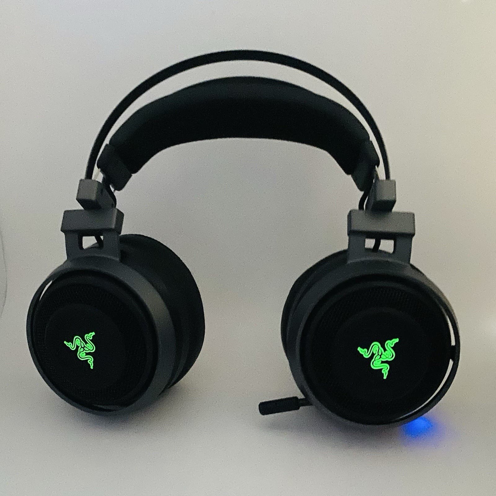Razer Nari Ultimate Wireless Gaming Headset RZ04-02670100 - No Dongle USB