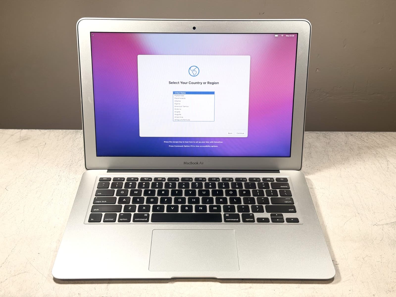 Apple Air A1466IntelR CoreTM i75650U CPU 220 RAM8 GB SSD MONTEREYOS