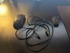 Razer Viper Ultimate Wireless Gaming Mouse USB Dongle and Charging Dock