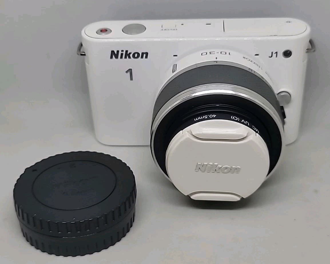Nikon 1 J1 Mirrorless Digital Camera Nikkor 10-30mm 3.5-5.6 Lens White Working
