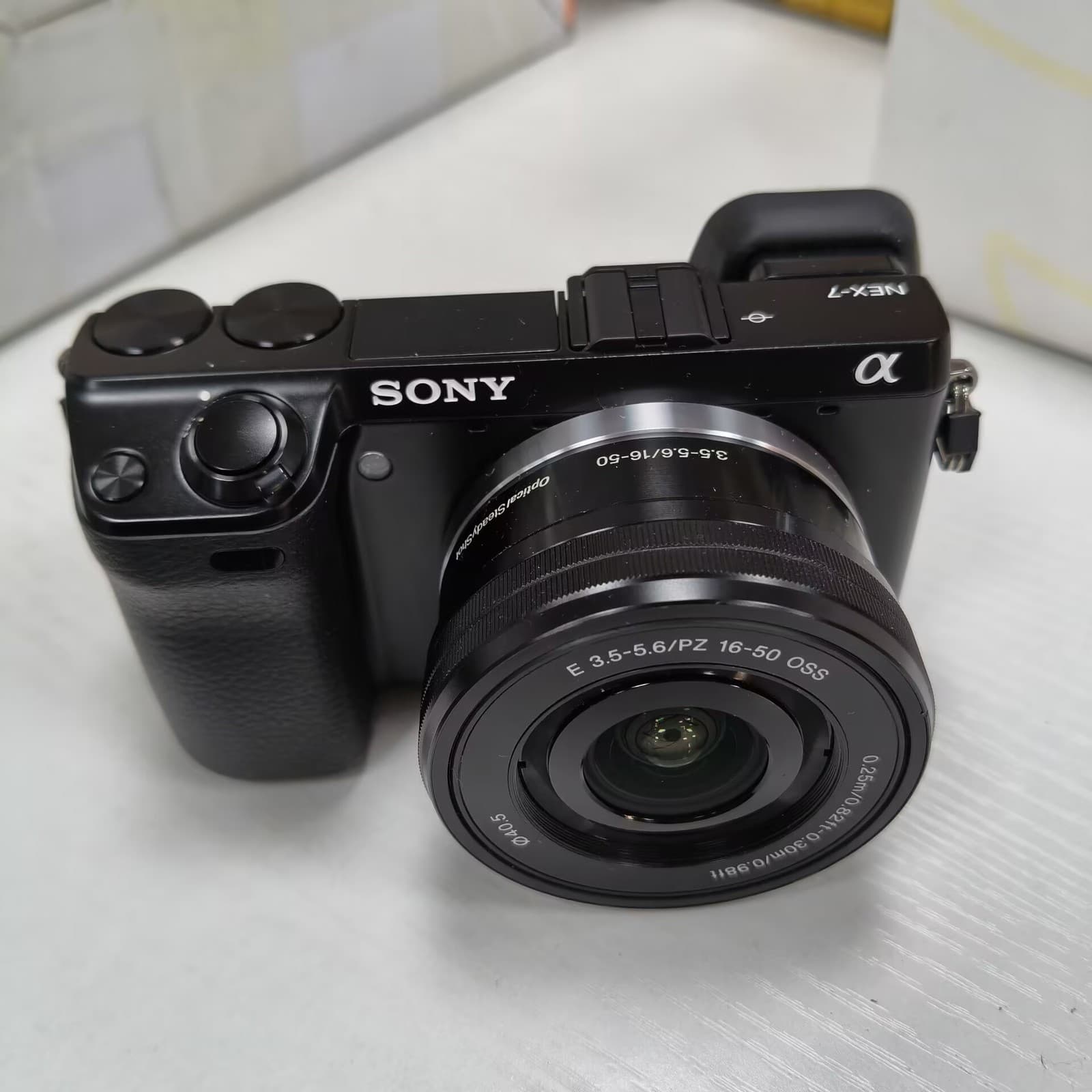 Sony Alpha NEX-7 24.3 MP Mirrorless Digital Camera W oss 16-50mm lens Black