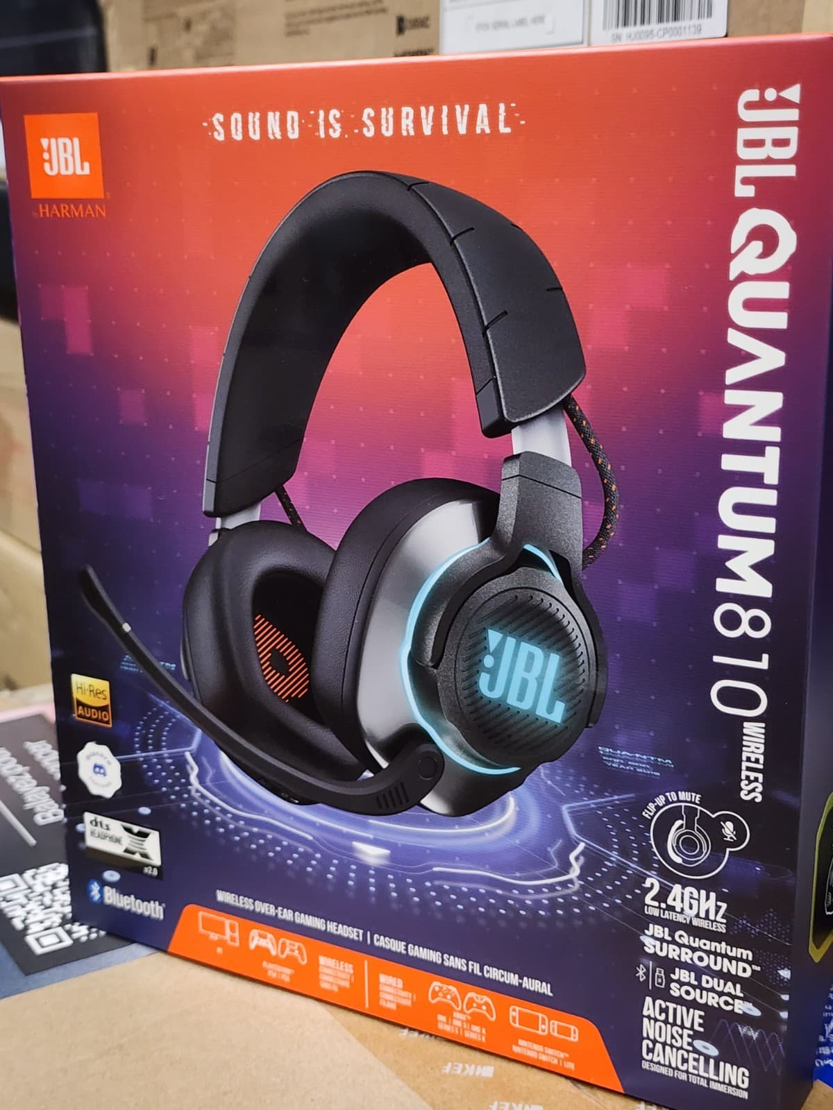 JBL Quantum 810 Wireless gaming headset Active Noise Cancelling & Bluetooth