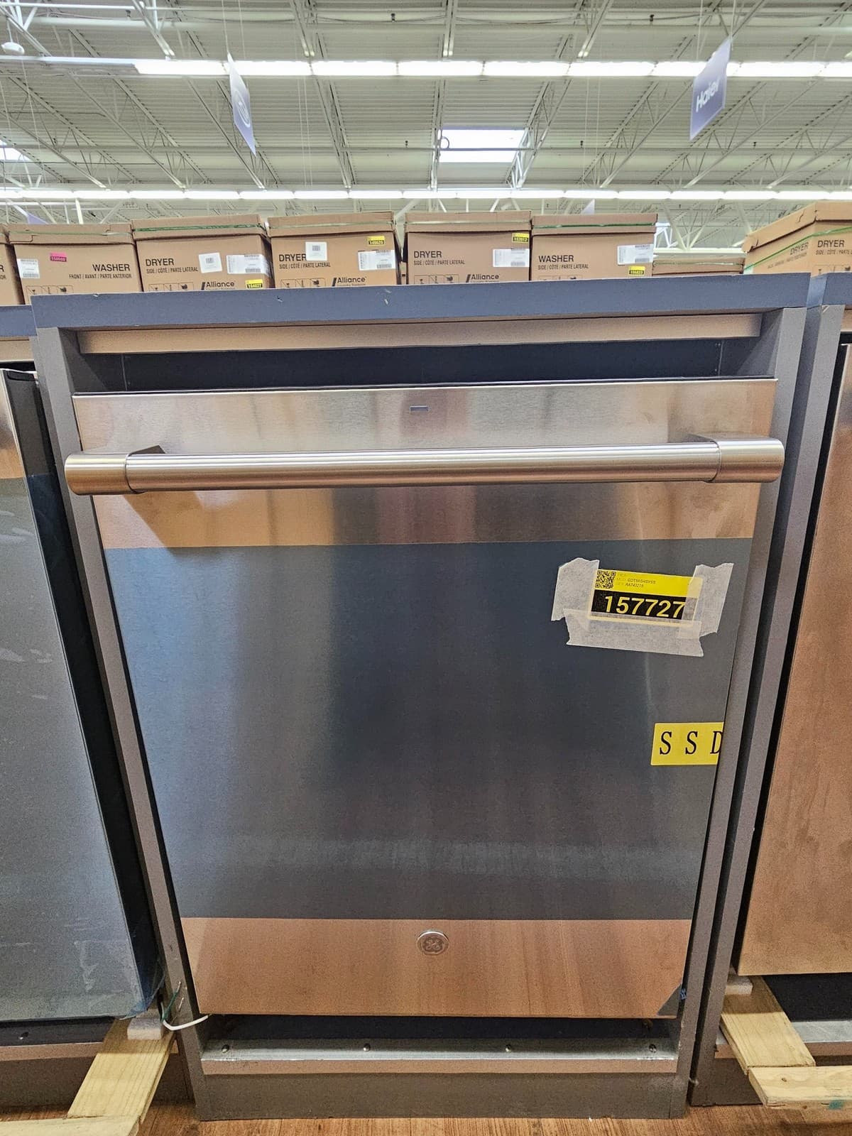 GE GDT565HSYSS 24" Stainless Fully Integrated Dishwasher NOB