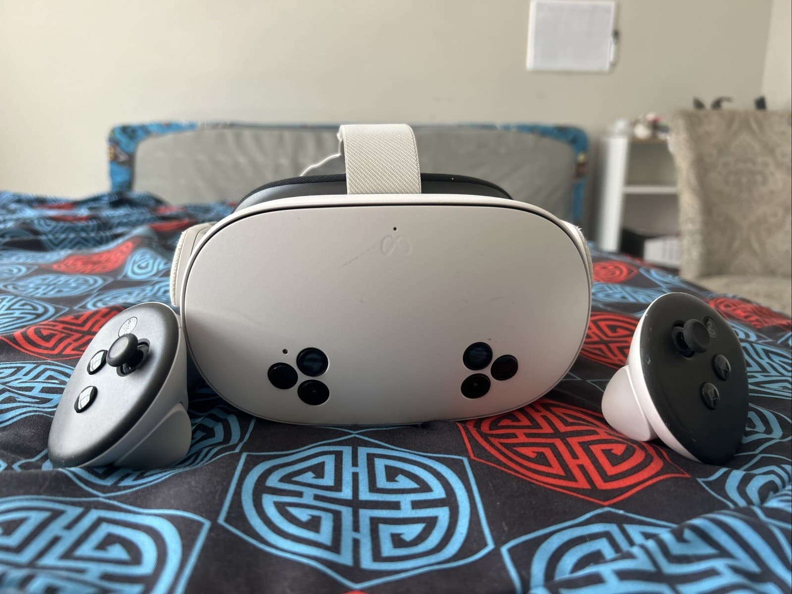 Meta Quest 3S Virtual Reality Headset Controllers