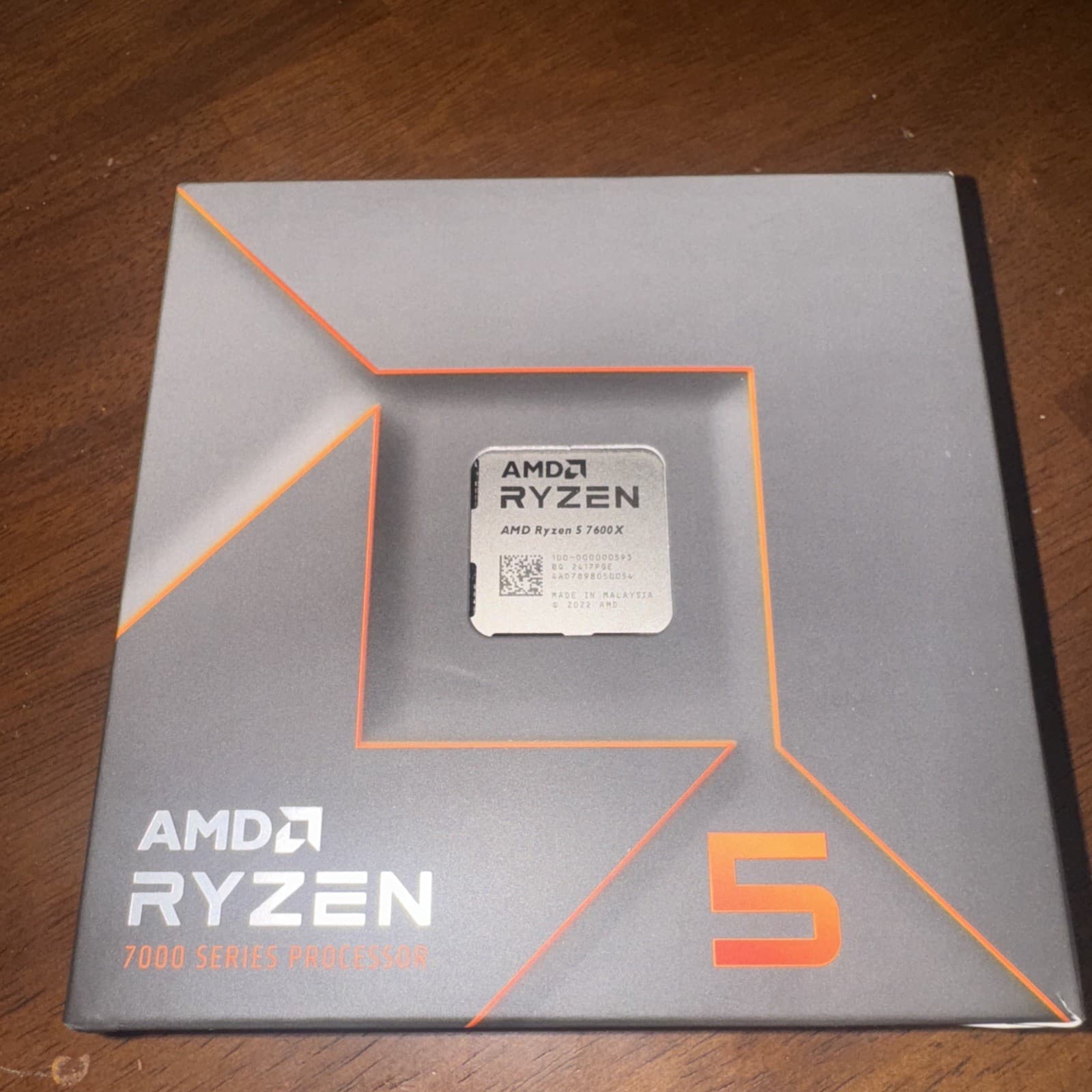AMD Ryzen 5 7600X - Socket AM5 - Desktop Processor (100-100000593WOF)