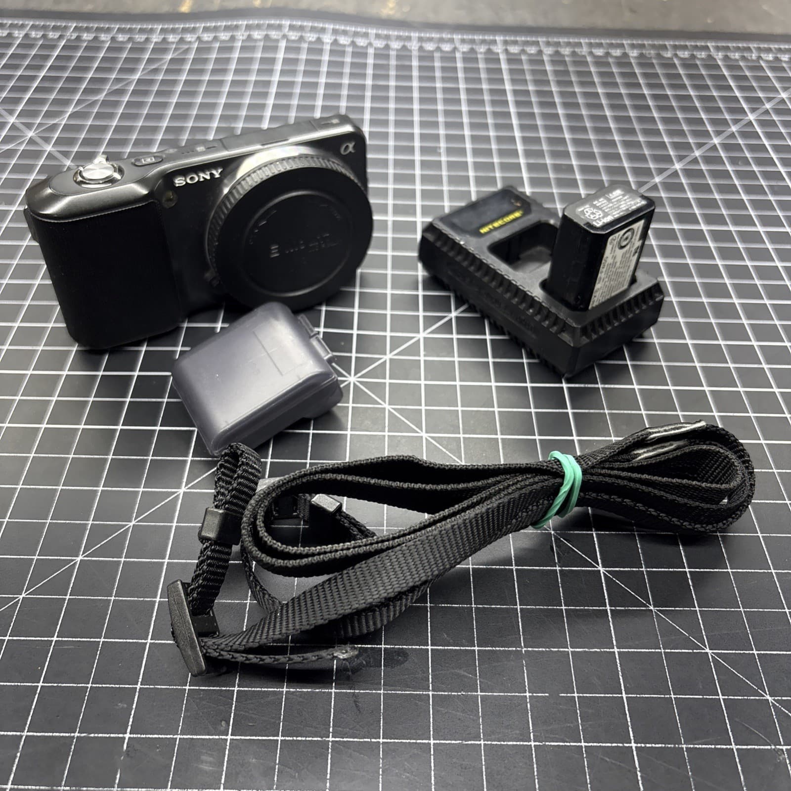 Sony Alpha NEX-3 Mirrorless Digital Camera Body, Very Good Flash