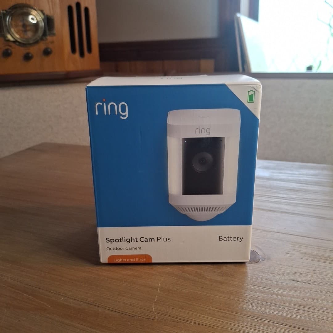 Ring Spotlight Cam Plus Outdoor Indoor Wireless 1080p Battery Camera