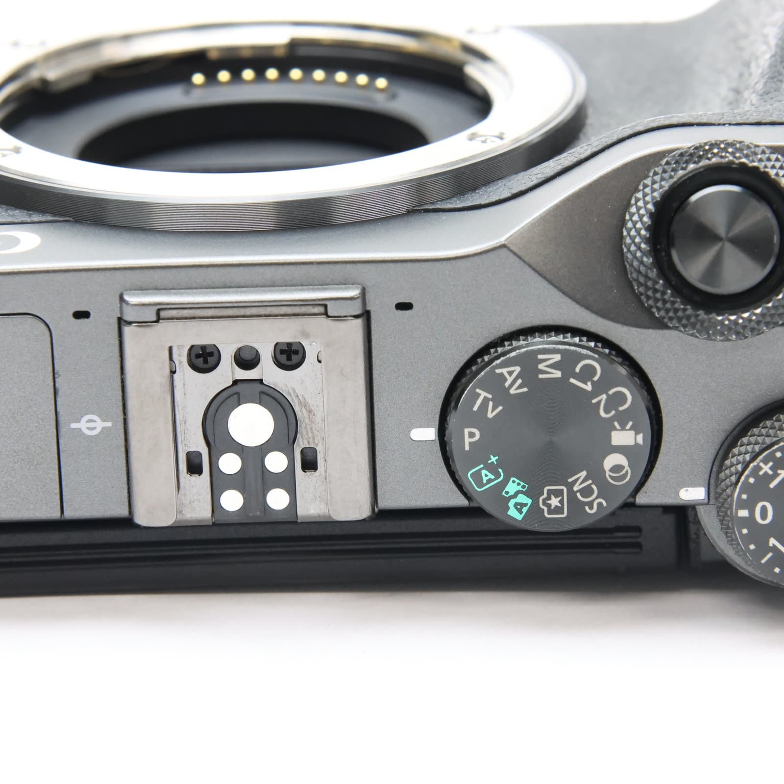 Canon EOS M6 24.2MP Mirrorless Digital Camera Body (Black) 9