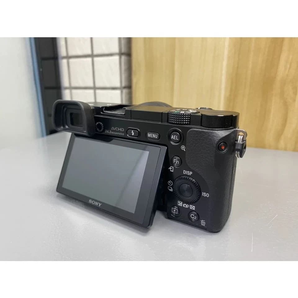 Sony Alpha Mirrorless Digital Camera w 16-50mm Lens Accessories 9