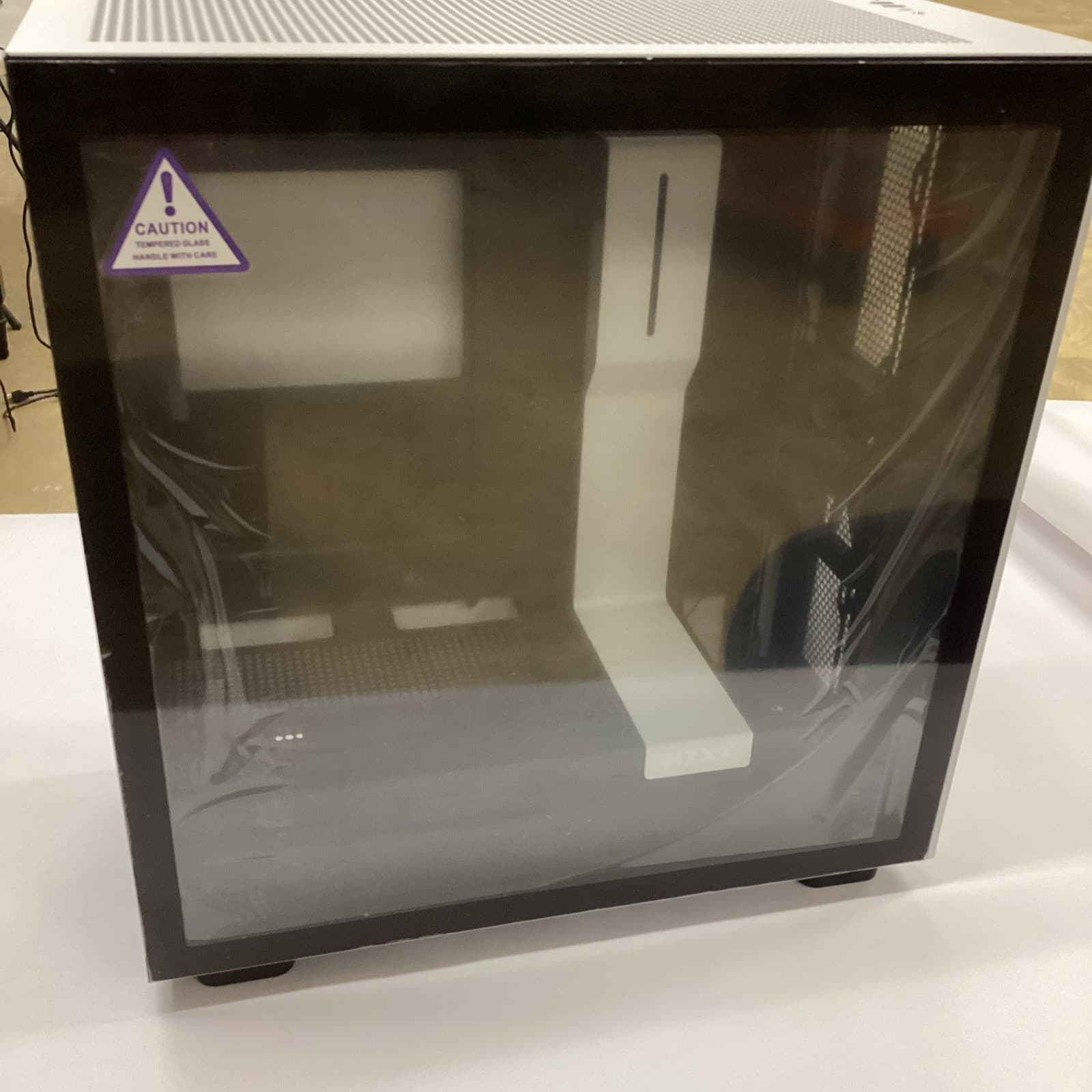 NZXT H7 Flow ATX Mid Tower Case White & Black Tempered Glass Airflow