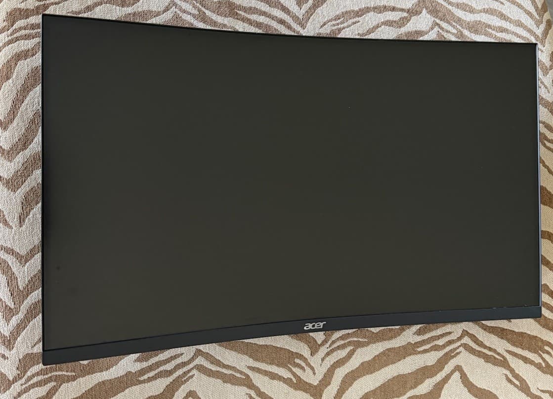 Acer ED273UR 27-inch Curved WQHD Gaming Monitor 2560 x 1440, 144Hz & Power